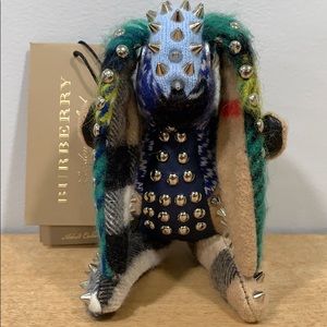 📍SOLD 📍Burberry hare keychain NWT
